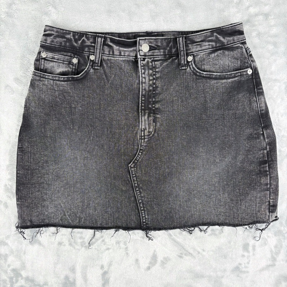 Banana Republic Denim Mini Skirt Womens 10 Black Wash‎ Raw Hem Grunge Edgy